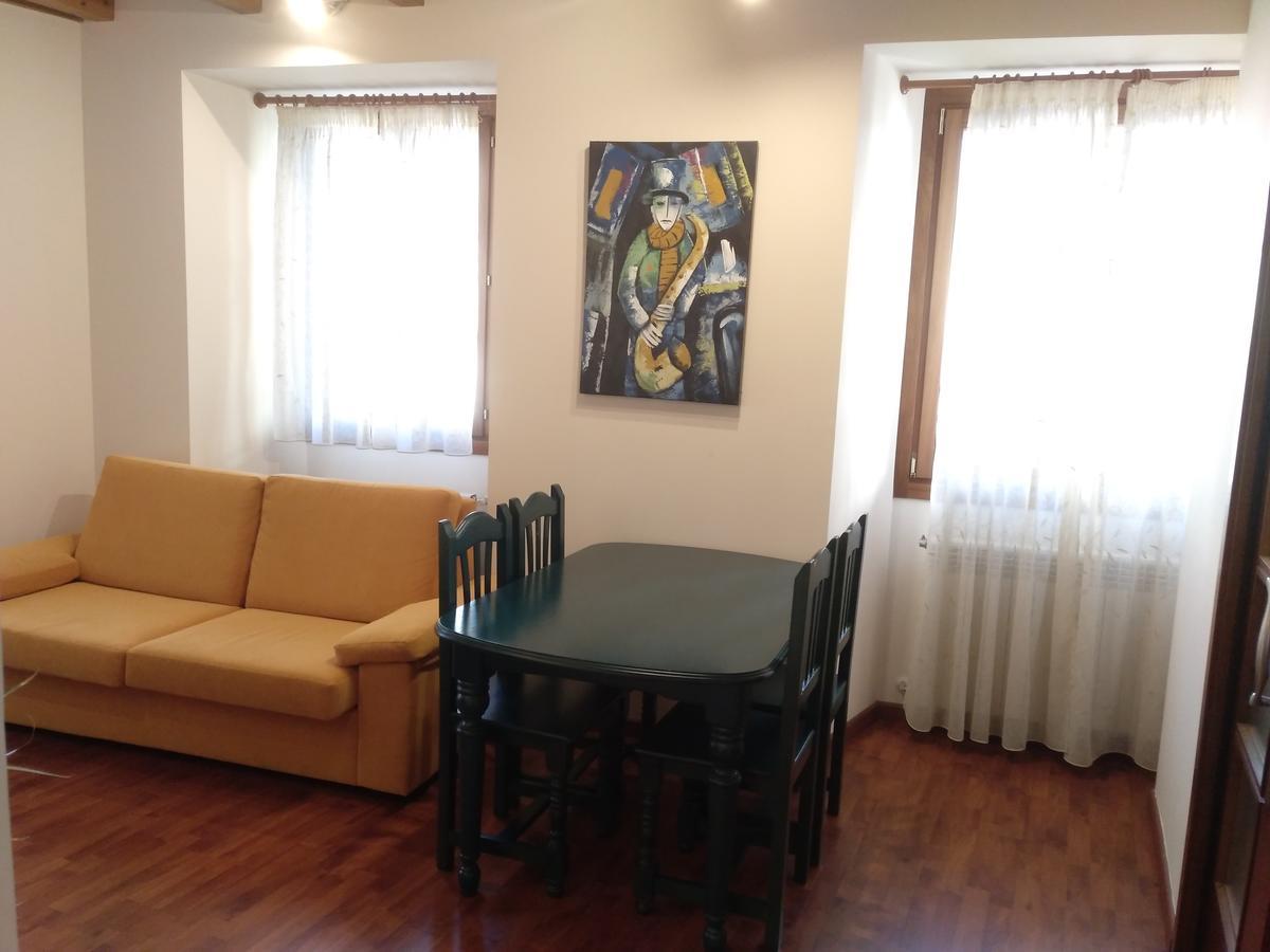 Apartamentos Turisticos Javier 卢戈 外观 照片