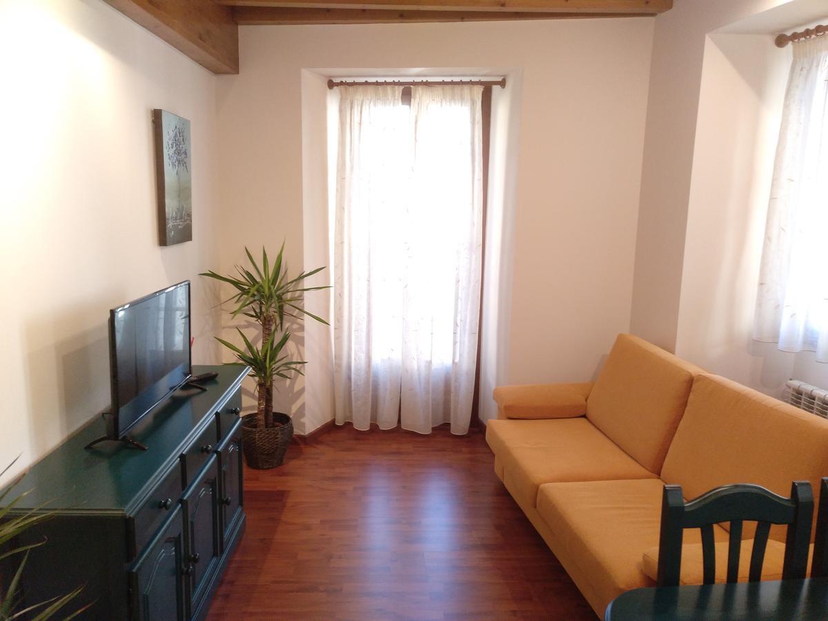 Apartamentos Turisticos Javier 卢戈 外观 照片